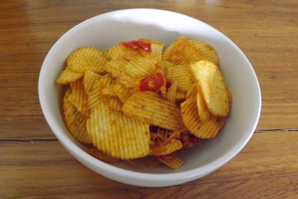 タストのデビル（激辛ポテトチップス）